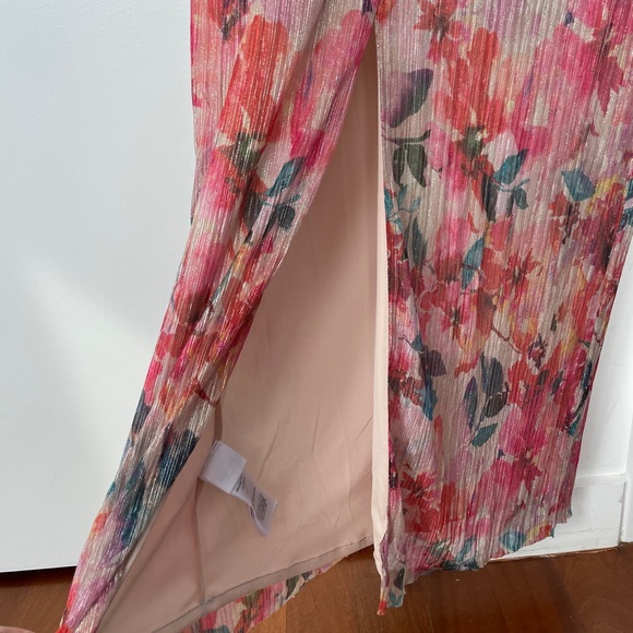 ADRIANNA PAPELL Floral Metallic Pleated Halter Gown - Picture 11 of 13